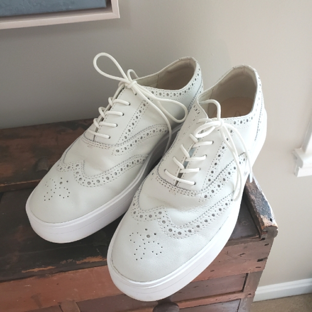 Clarks Hero Leather Brogue womens 9